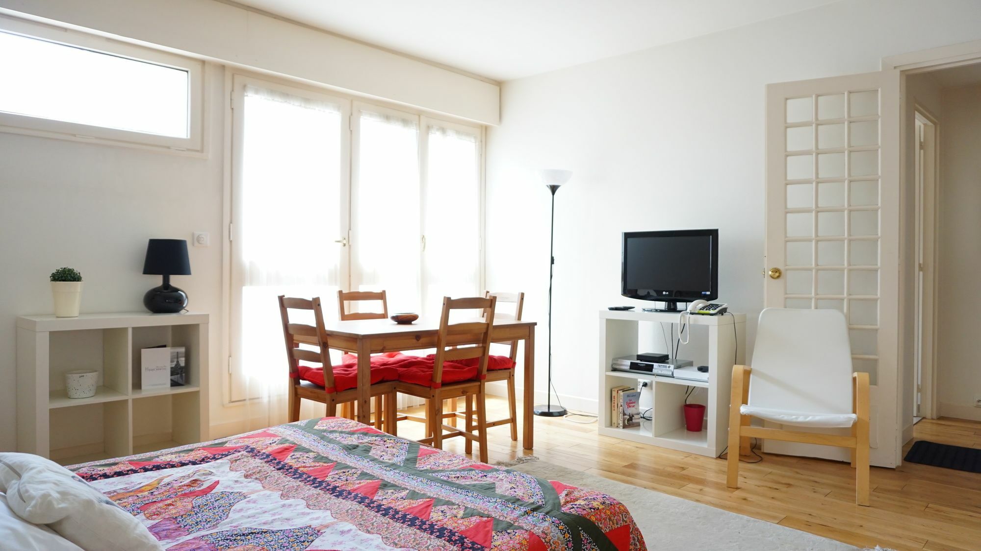 Apartment Etoile 16 *